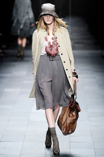 Look 18